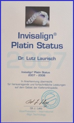 Die Praxis Dr.Laurisch gehört im Bereich der Invisalign-Therapie zu den  erfahrensten Behandlern in Deutschland